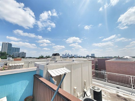 2nd image of 4004 Montrose Blvd APT 17D
