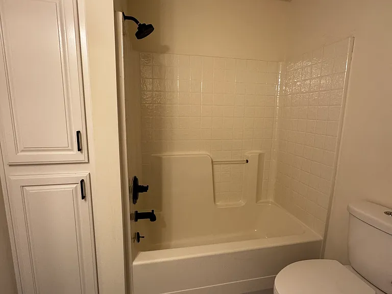 324 N Lancaster Dr — Photo 24