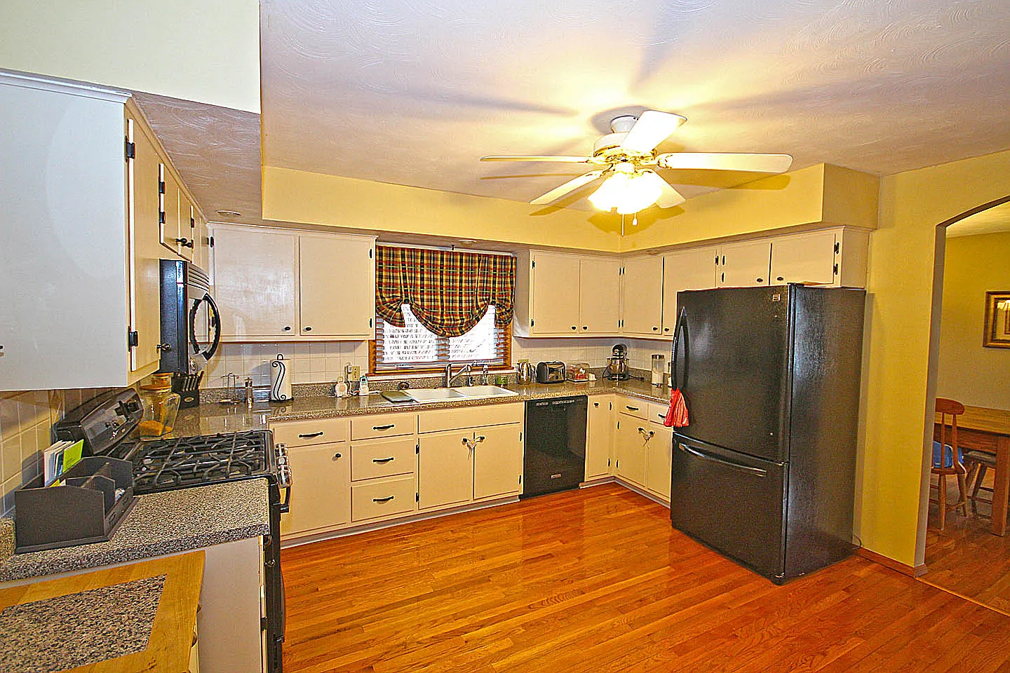 631 W Karen Dr photo 1