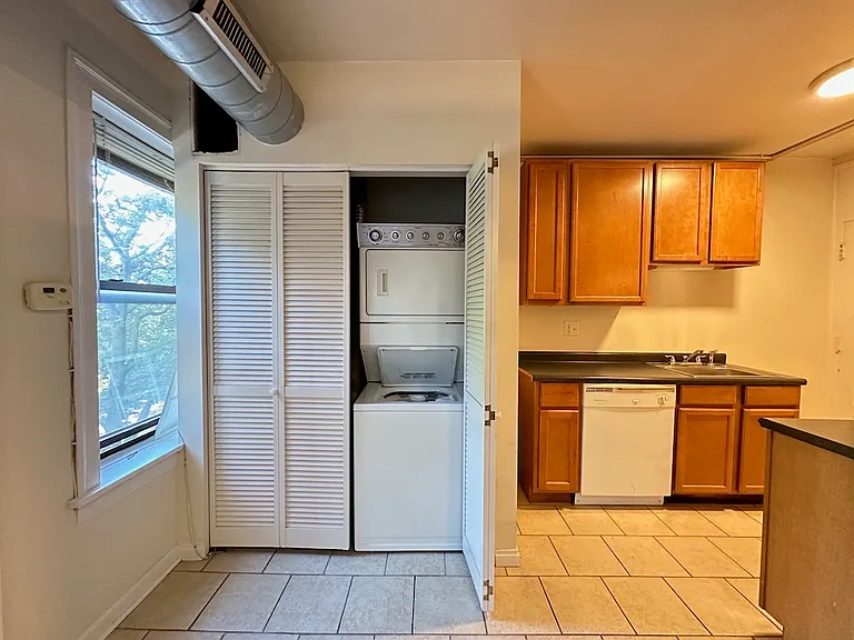 1253 W Henderson St #3 — Photo 20