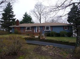 2 Crag Pl, Ringwood, NJ 07456