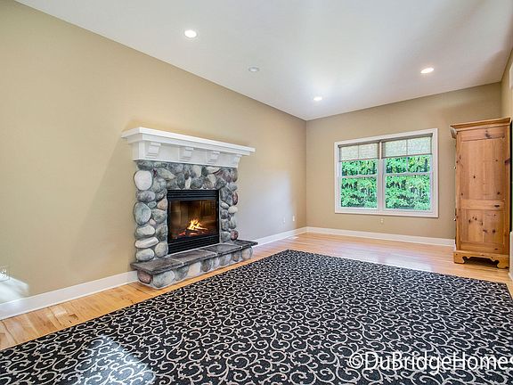 5th image of 4000 Sundial Ct NE