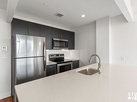 3rd image of 15 Somers St #3E