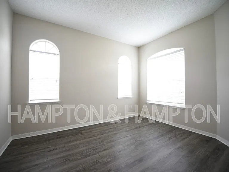 2809 Eagle Claw Ct — Photo 2