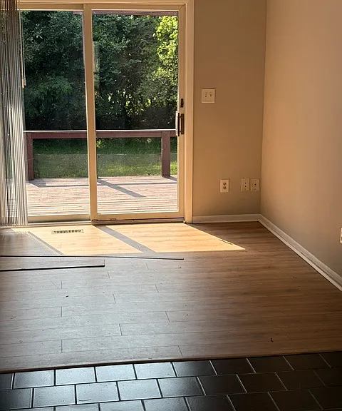 1785 N Maple Rd — Photo 3
