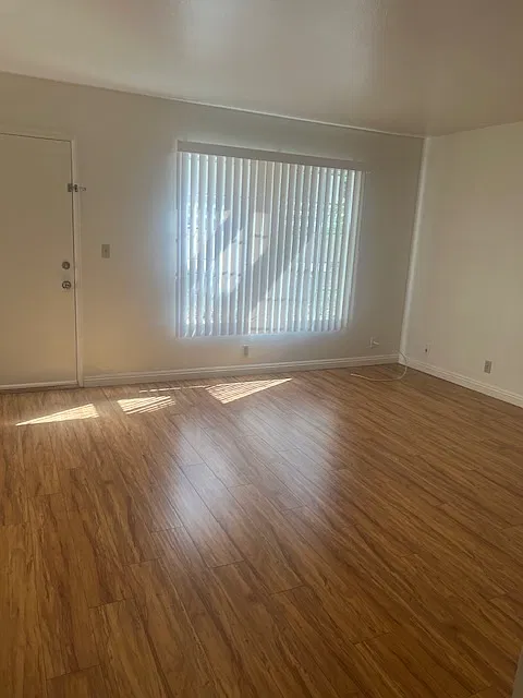 1160 Justin Ave — Photo 2