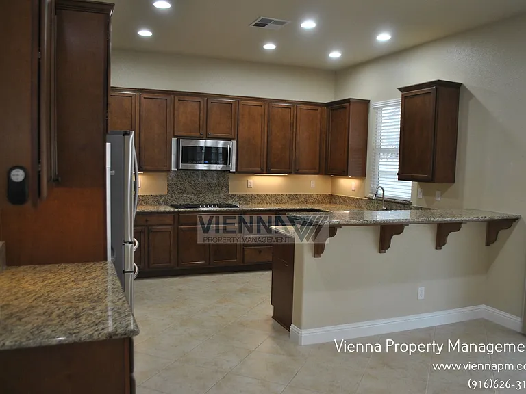 2101 Harpford Dr — Photo 7