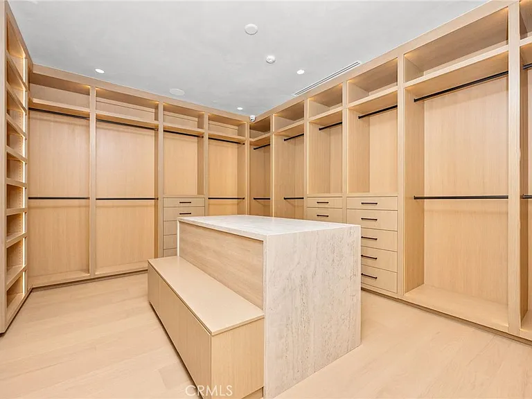 22924 Erwin St — Photo 28