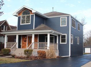 372 Shenstone Rd, Riverside, IL 60546