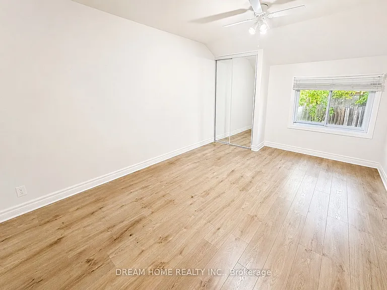 26 Arlene Cres #MAIN FLOOR — Photo 8