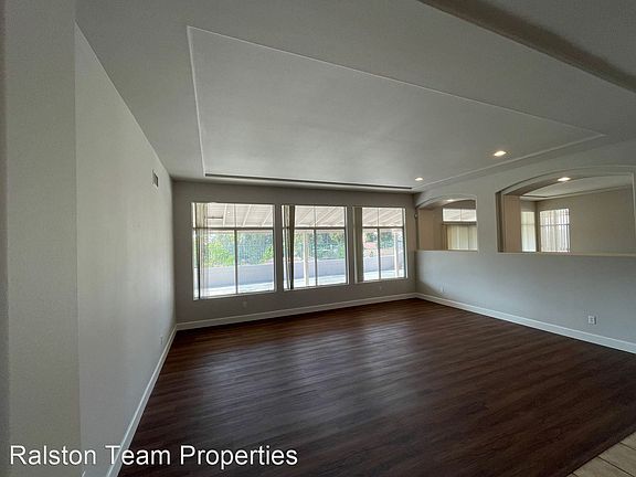 2nd image of 933 Paseo La Cresta