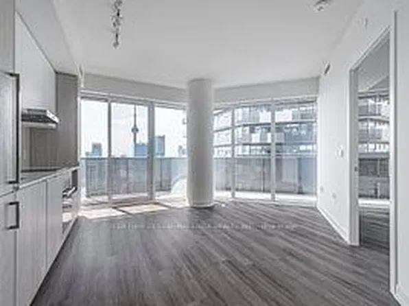 138 Downes St #6911, Toronto, ON M5E 0E4