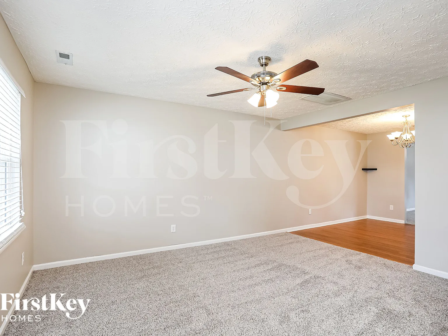 4 bed, 2.5 bath, 2296 sqft, $2,590 — Photo 4