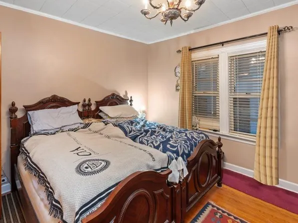 8210 Fort Hamiltn Parkway image 11 of 24