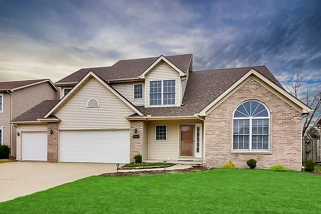 1404 Tearose Ln photo 1