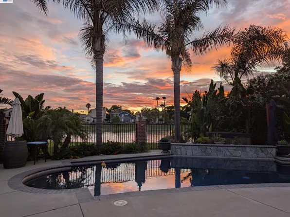 2142 Prestwick Dr, Discovery Bay, CA 94505