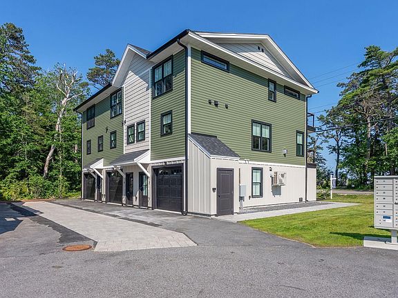 2nd image of 4 Overlook Drive #2