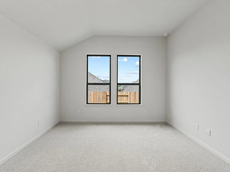 154 Blackborrow Dr — Photo 20