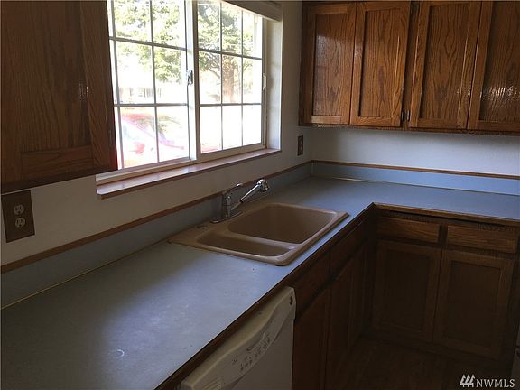 5th image of 3006 Catalina Dr SE