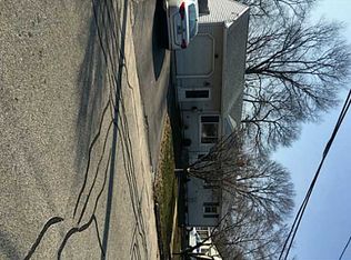 100 Princeton Ave, Coventry, RI 02816