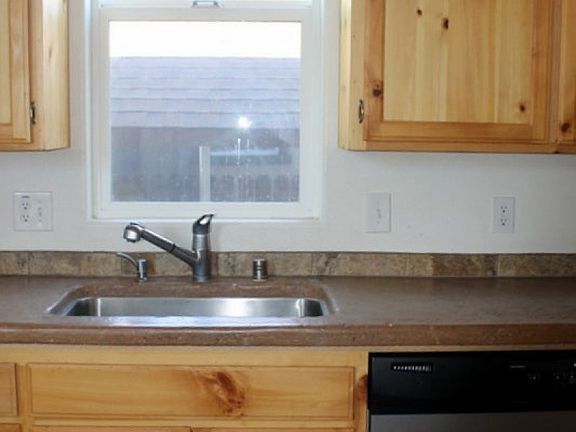 5th image of 1031 W Fairway Blvd