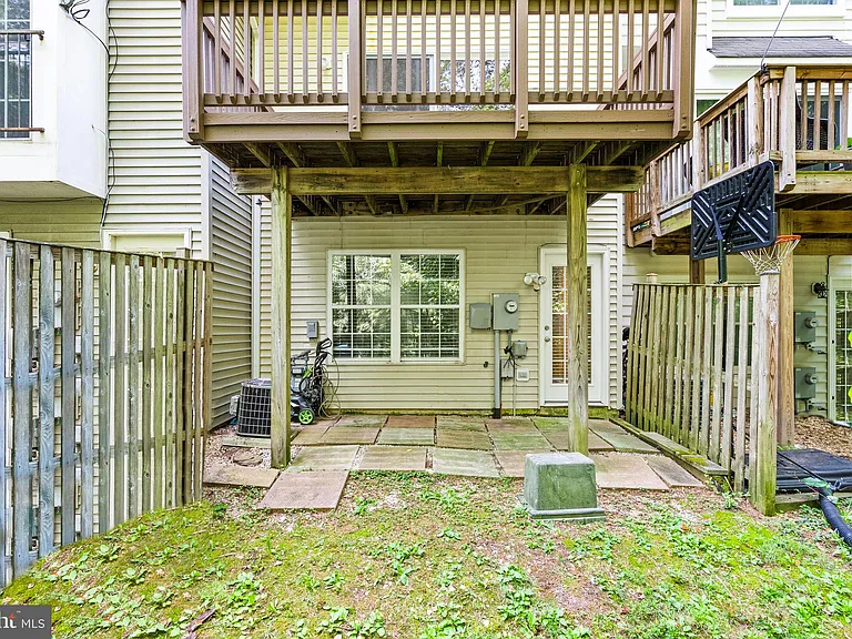 10032 Moxleys Ford Ln — Photo 43