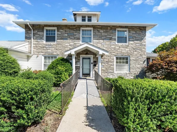 743 Main St APT 2, Reading, MA 01867