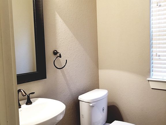 Downstairs 1/2 bathroom