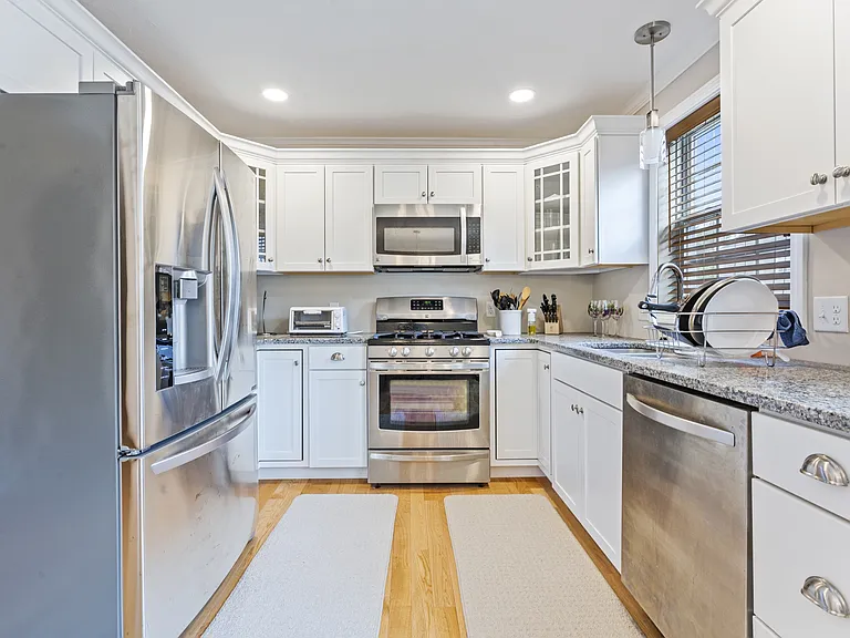 4 Fairview St #10-1-1 — Photo 3