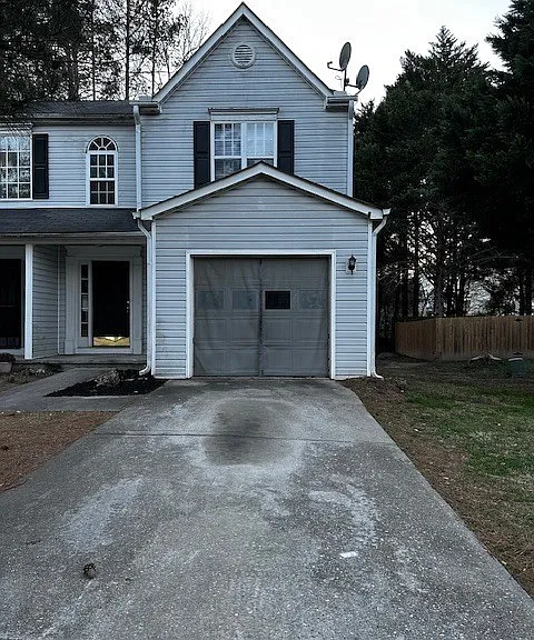 5675 Hampton Ct — Photo 1