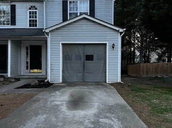 5675 Hampton Ct, Atlanta, GA 30349
