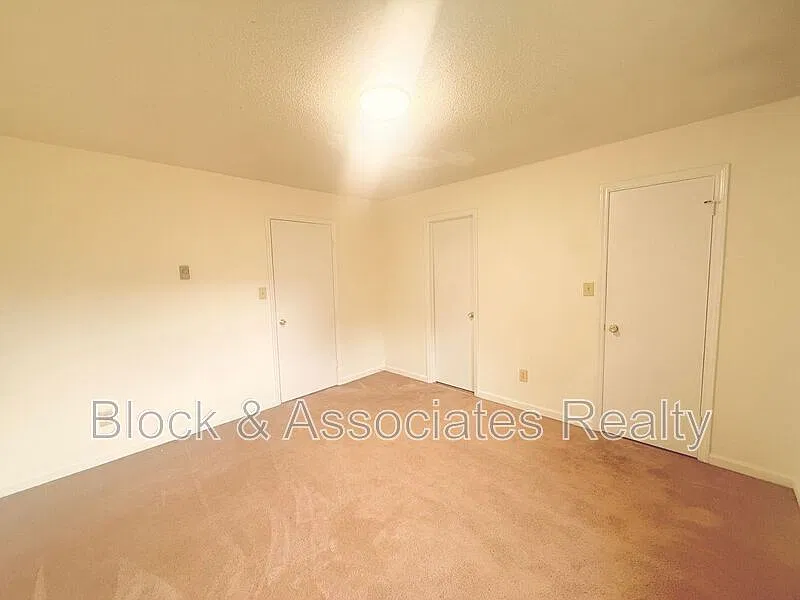 1 bed, 1.0 bath, $670 — Photo 4