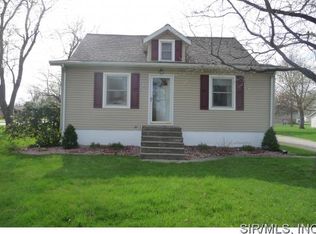 905 Reservoir Rd, Staunton, IL 62088