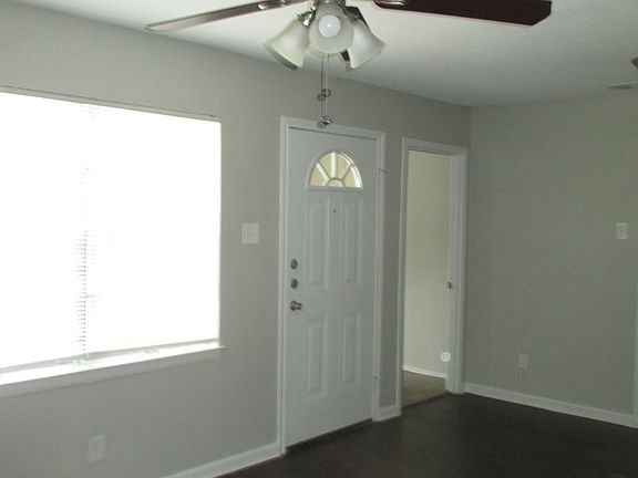 3rd image of 5710 Bluffman Dr