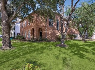 551 S 2nd St, Bellaire, TX 77401