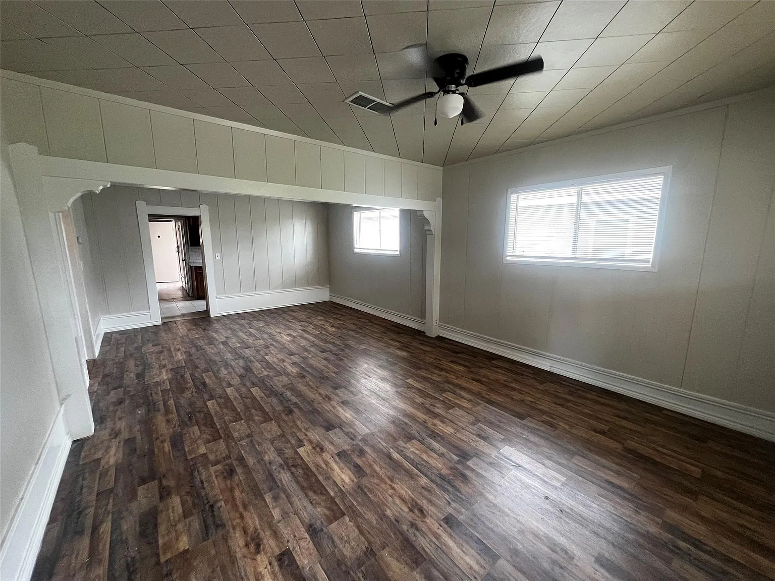 3 bed, 1.0 bath, 1273 sqft, $1,400 — Photo 3