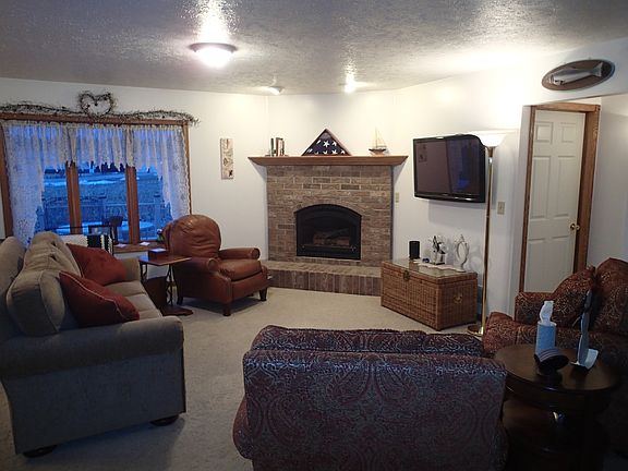 Look from entry to fireplace