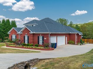 197 Valley Stone Rd, Huntsville, AL 35811