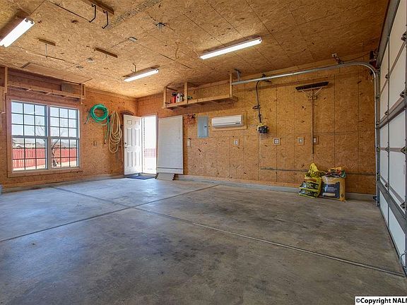 5th image of 340 Spencer Lakes Dr