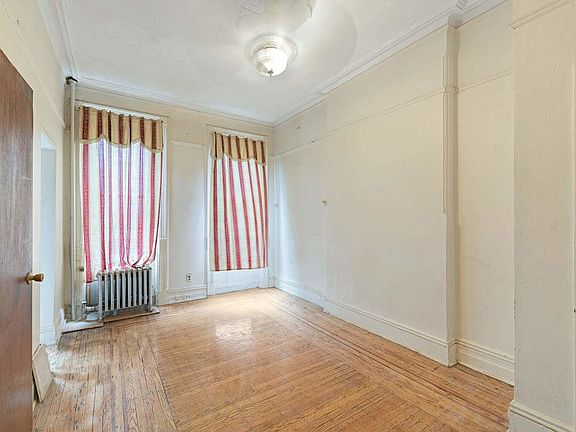 4th image of 334 Jefferson Ave