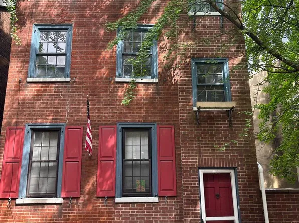 105 N Mole St, Philadelphia, PA 19102