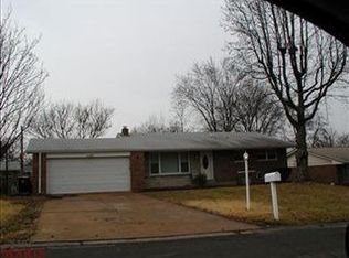 2345 Waukon Dr, Saint Louis, MO