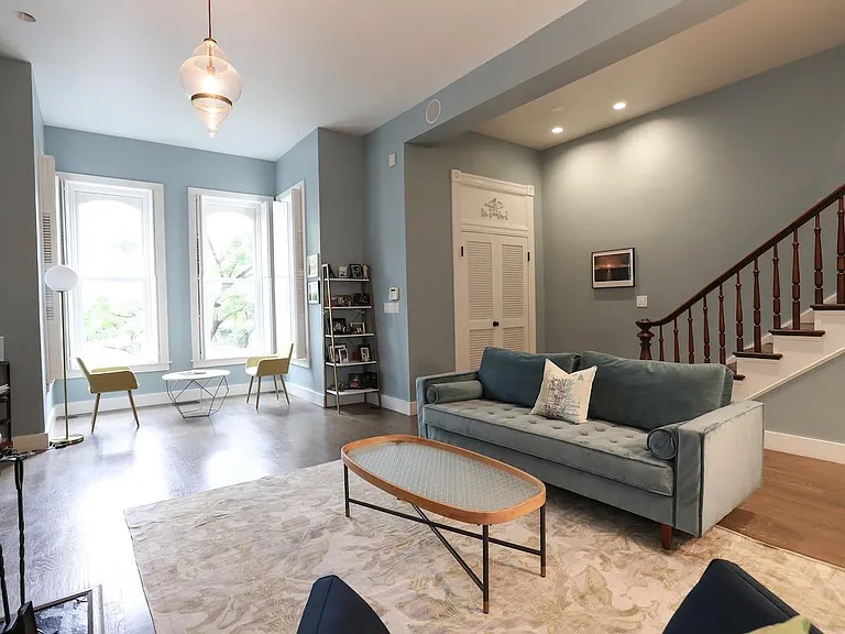 604 A St SE — Photo 5