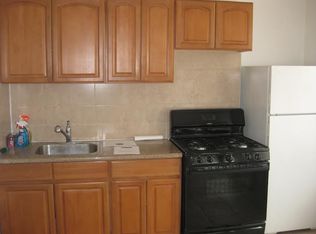 8901 Myrtle Ave, Glendale, NY 11385