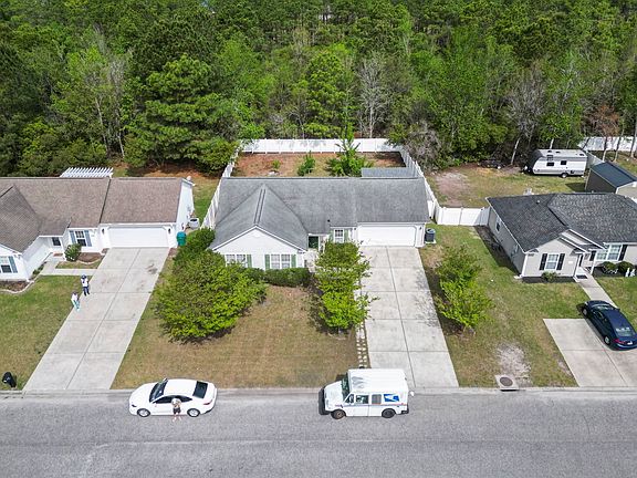2nd image of 634 W Perry Rd.