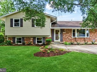 11820 Enid Dr, Rockville, MD 20854