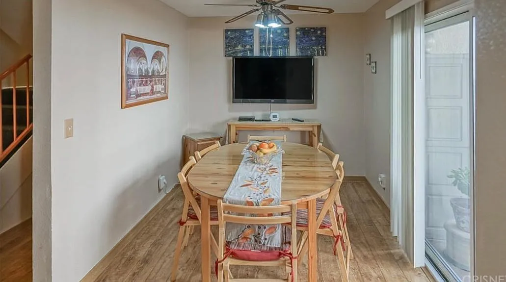 3 bed, 2.5 bath, 1223 sqft, $3,360 — Photo 2