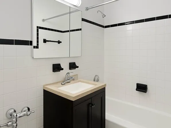 225 East 10th Street image 6 of 10