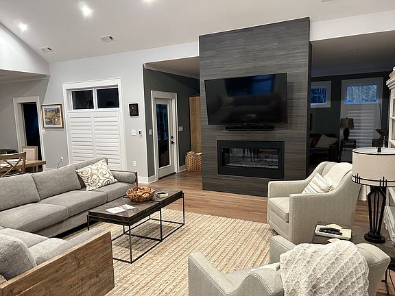 5th image of 2053 Skypark Dr