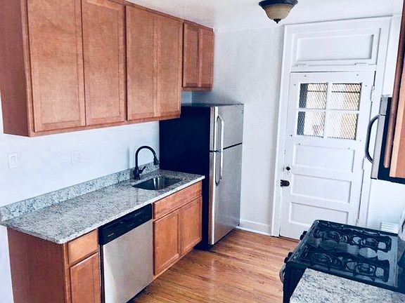 3rd image of 5425 W Montrose Ave APT 3N